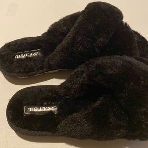 Maurices Black Criss-Cross Slippers Size 7. Indoor/Outdoor Used Gently